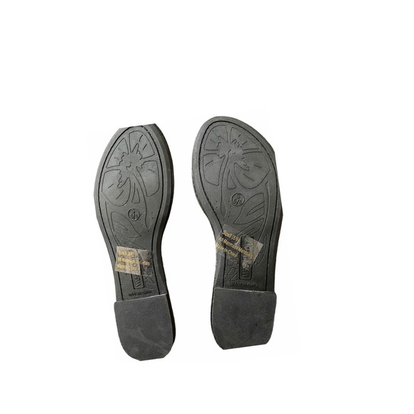 Sandals - Picture 2 of 2